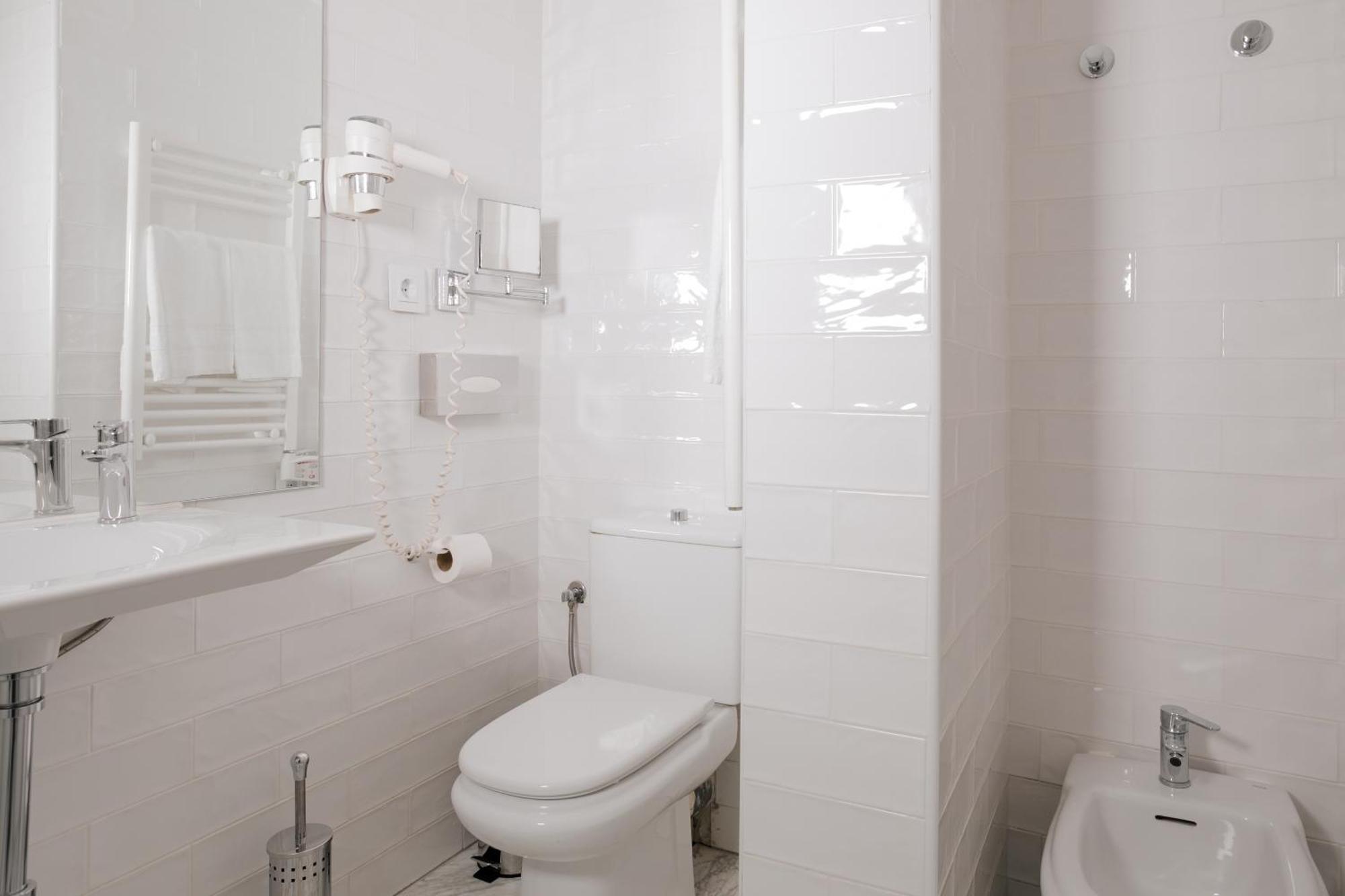 Sonder Santa Ana Aparthotel Мадрид Екстериор снимка
