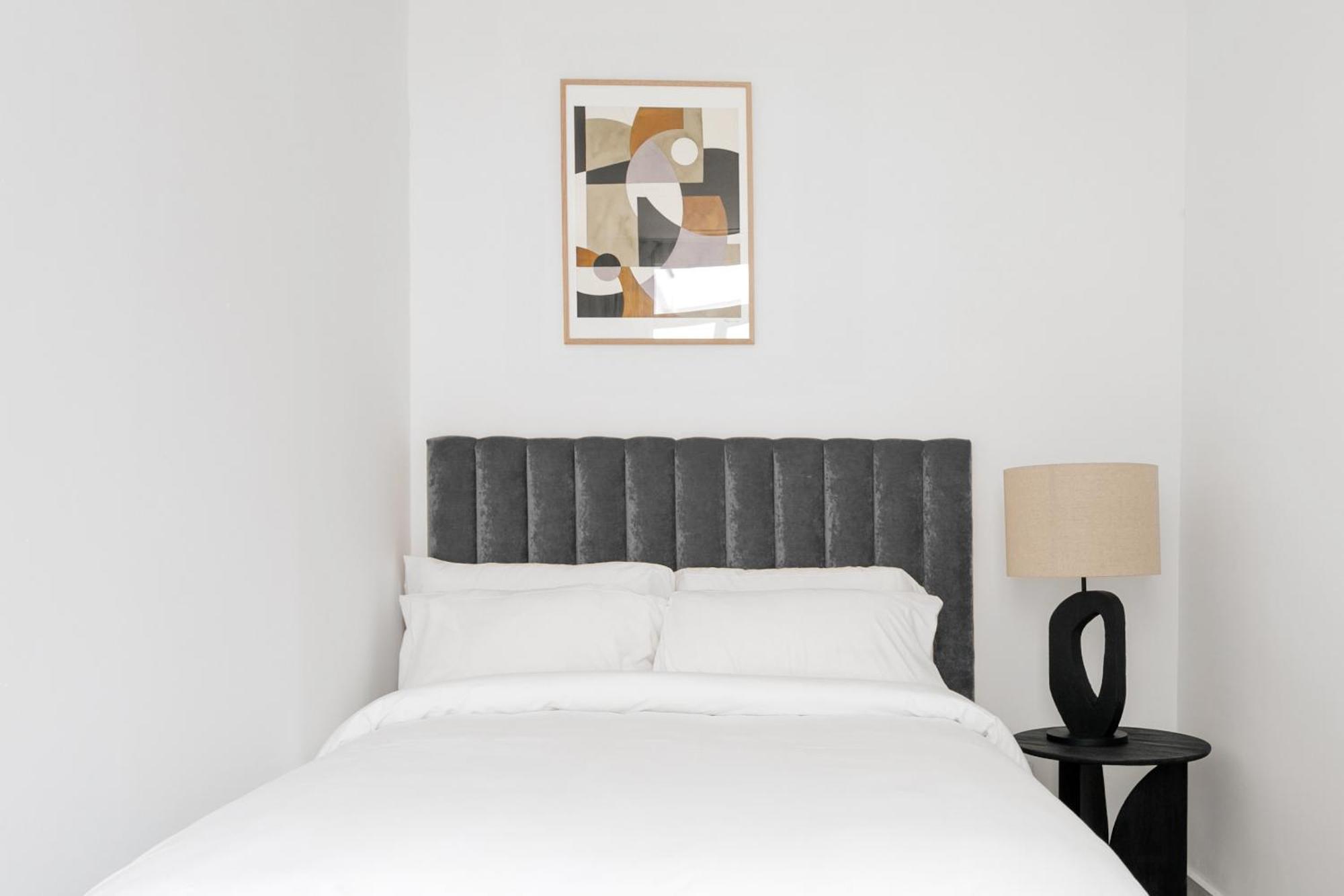 Sonder Santa Ana Aparthotel Мадрид Екстериор снимка