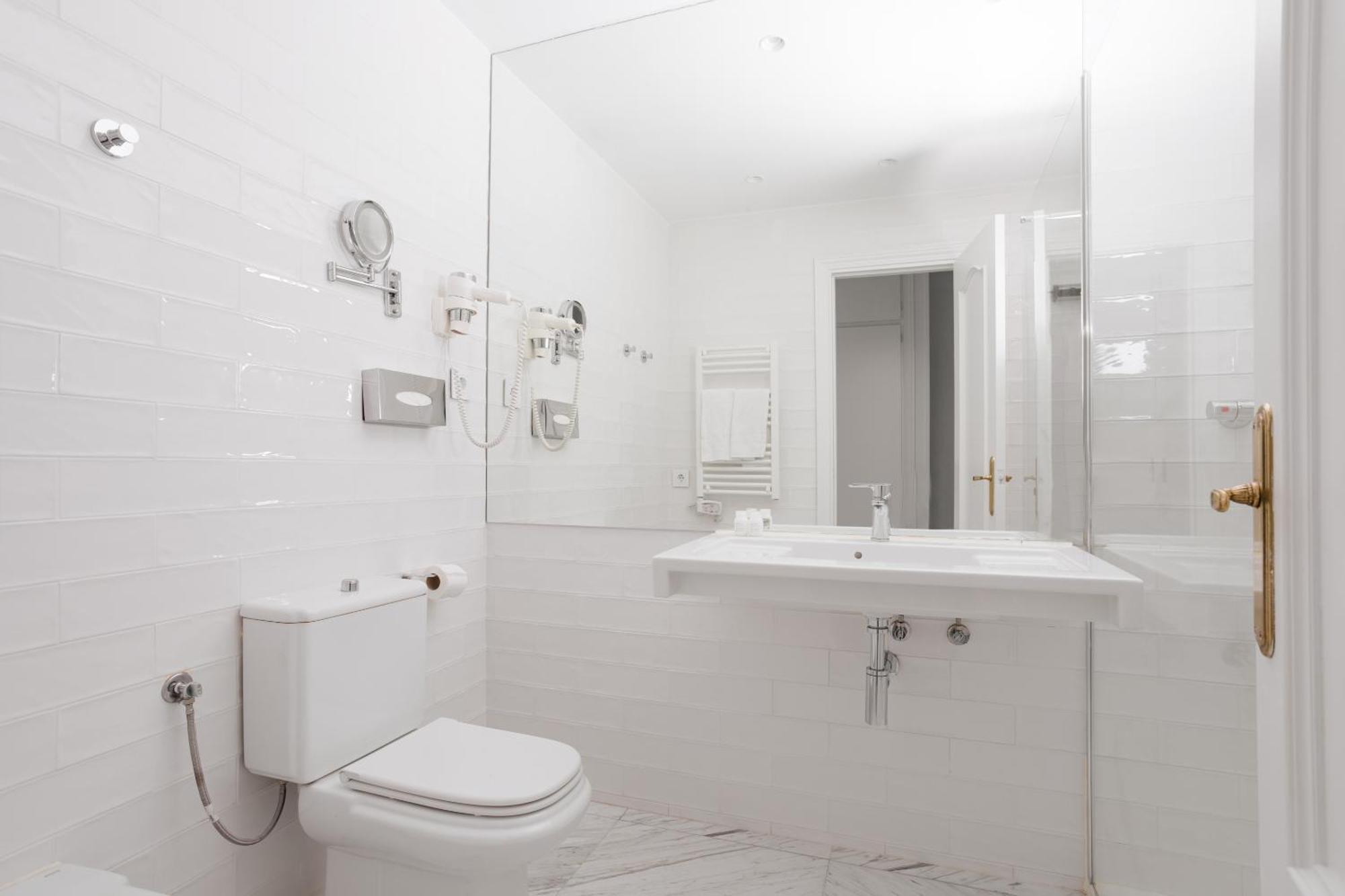 Sonder Santa Ana Aparthotel Мадрид Екстериор снимка