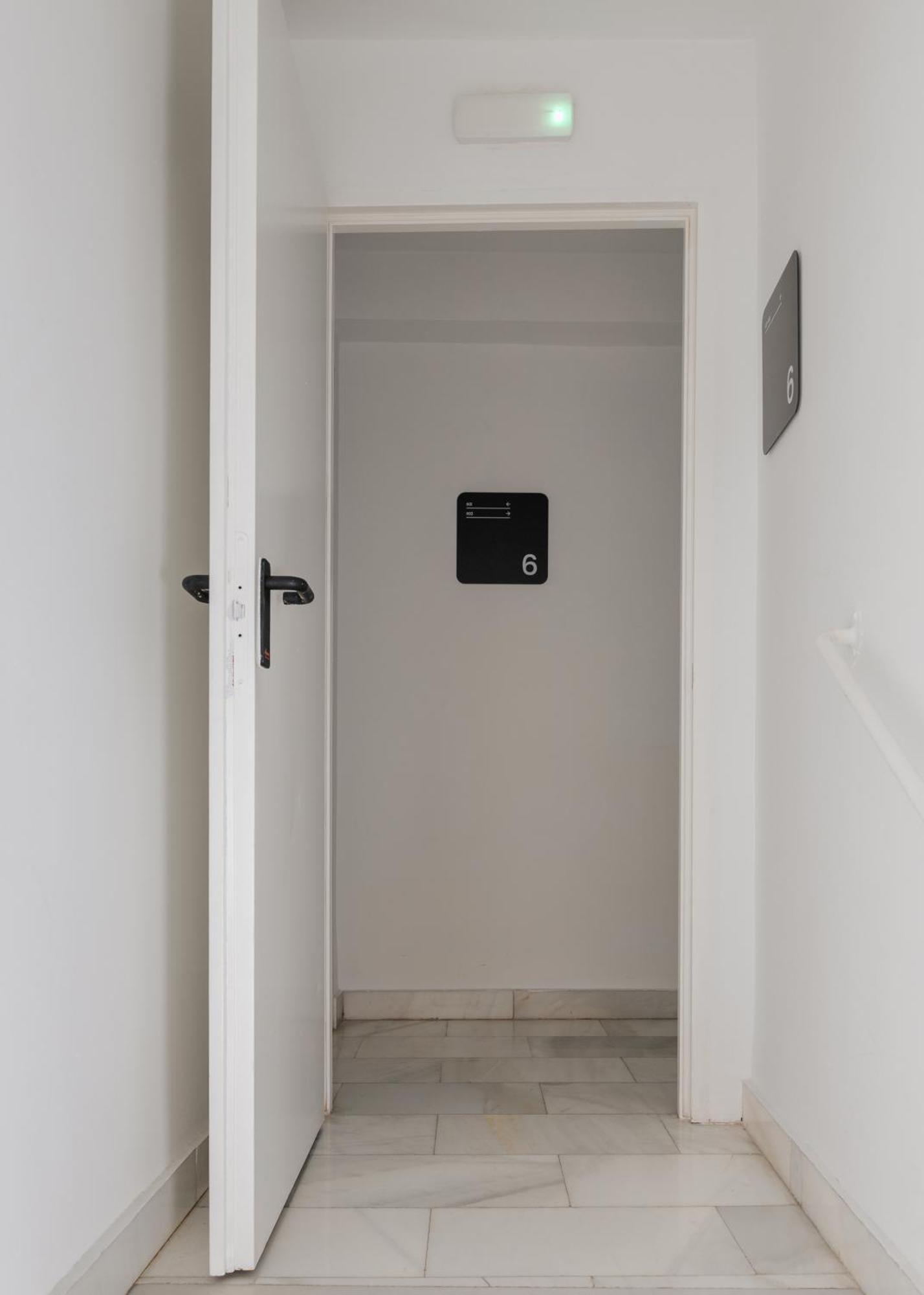 Sonder Santa Ana Aparthotel Мадрид Екстериор снимка