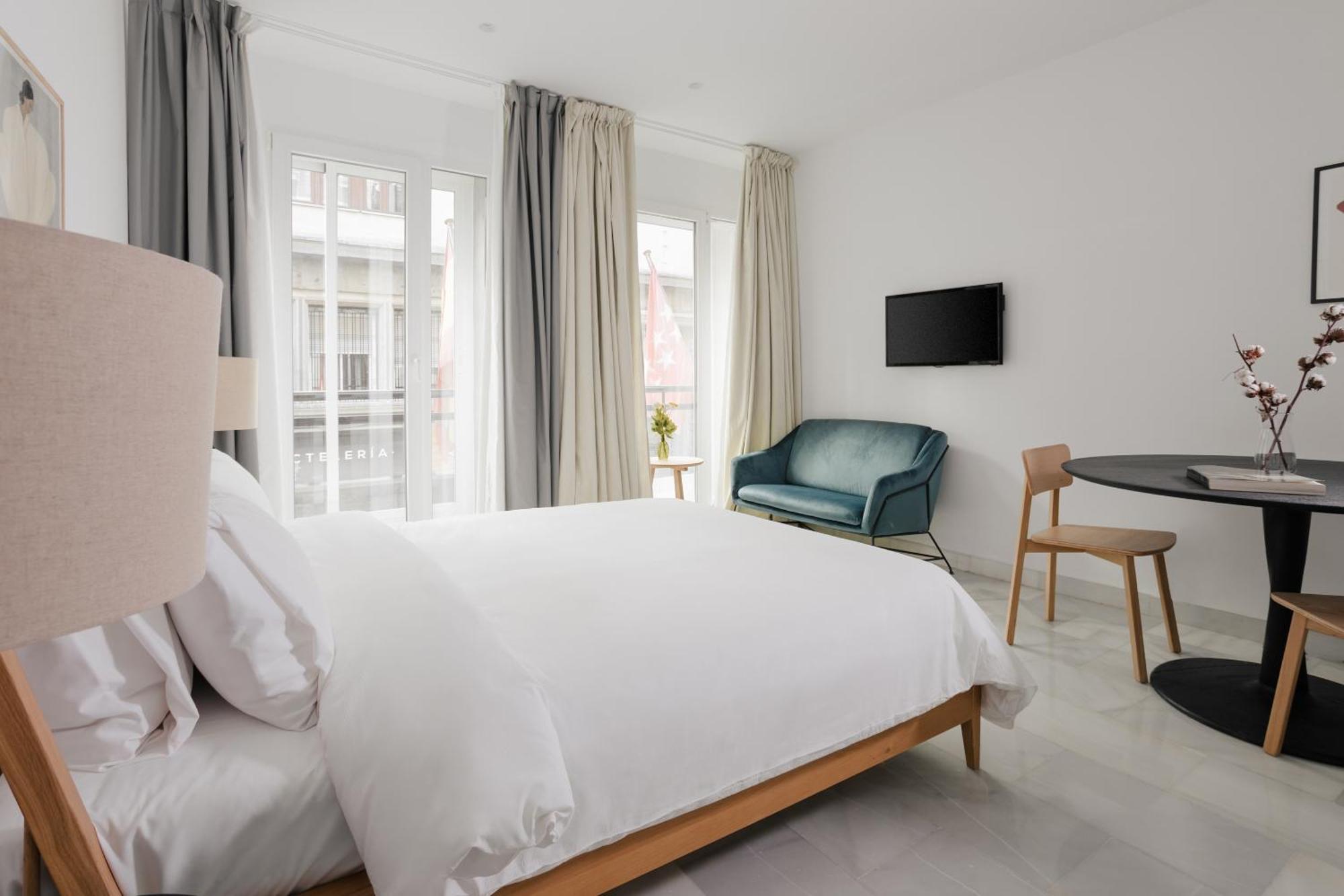 Sonder Santa Ana Aparthotel Мадрид Екстериор снимка