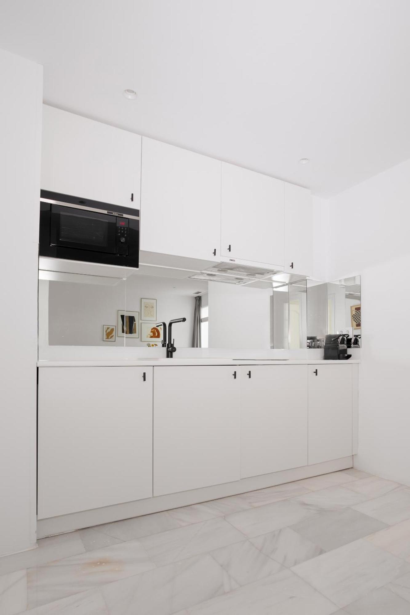 Sonder Santa Ana Aparthotel Мадрид Екстериор снимка