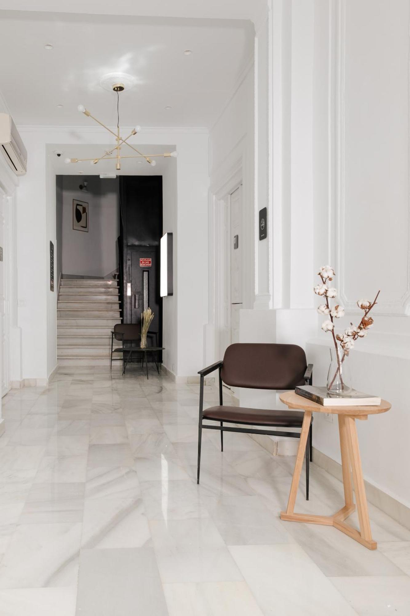 Sonder Santa Ana Aparthotel Мадрид Екстериор снимка